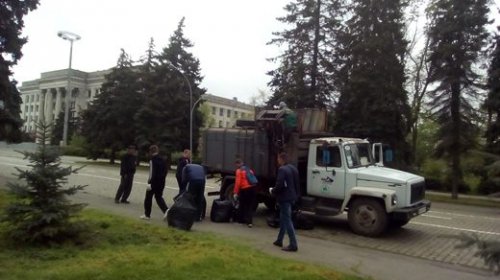Одесситы вышли на субботник в День окружающей среды