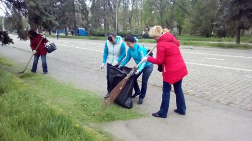 Одесситы вышли на субботник в День окружающей среды