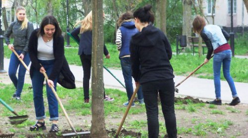 Одесситы вышли на субботник в День окружающей среды