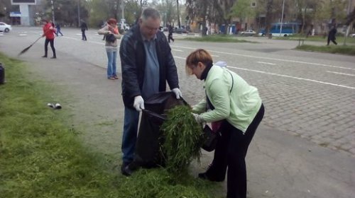 Одесситы вышли на субботник в День окружающей среды