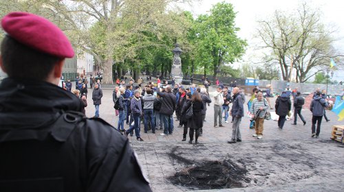 Думская площадь: активисты заблокировали мэрию