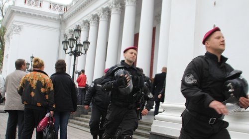 Думская площадь: активисты заблокировали мэрию