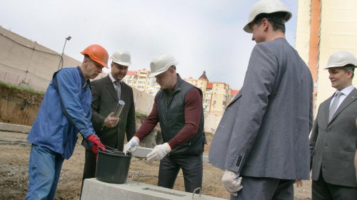 В Одессе забили первую сваю жилого дома для льготников