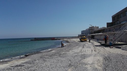 Пляжи в Аркадии активно готовят к курортному сезону