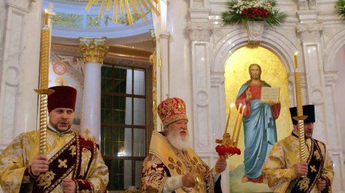 Всенощная служба на Пасху в Свято-Преображенском кафедральном соборе (фоторепортаж)