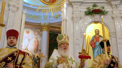 Всенощная служба на Пасху в Свято-Преображенском кафедральном соборе (фоторепортаж)