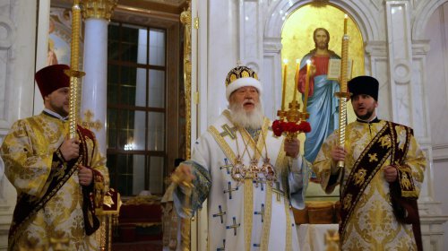 Всенощная служба на Пасху в Свято-Преображенском кафедральном соборе (фоторепортаж)