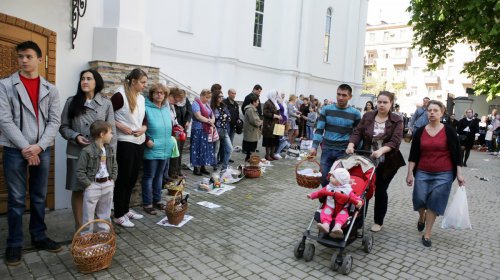 Одесситы празднуют Христово Воскресение (фоторепортаж)