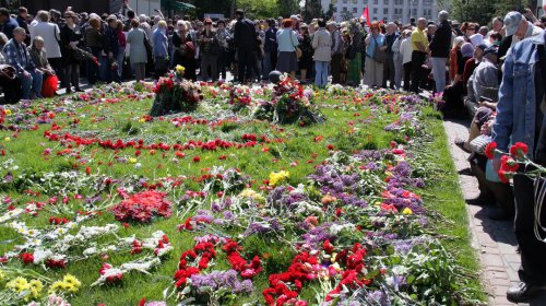 Митинг на Куликовом поле: листовки, георгиевские ленточки и черные шары (фоторепортаж)
