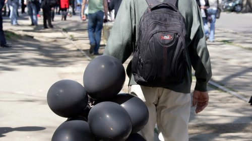 Митинг на Куликовом поле: листовки, георгиевские ленточки и черные шары (фоторепортаж)