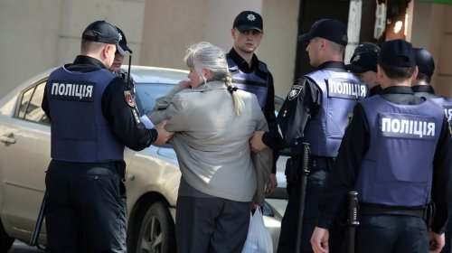 Митинг на Куликовом поле: листовки, георгиевские ленточки и черные шары (фоторепортаж)