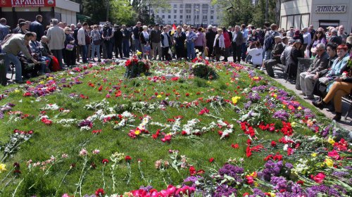 Митинг на Куликовом поле: листовки, георгиевские ленточки и черные шары (фоторепортаж)