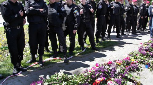 Митинг на Куликовом поле: листовки, георгиевские ленточки и черные шары (фоторепортаж)