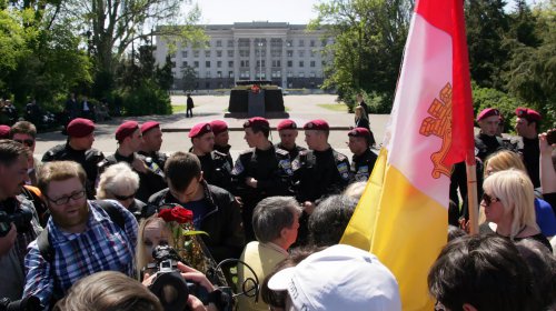 Митинг на Куликовом поле: листовки, георгиевские ленточки и черные шары (фоторепортаж)