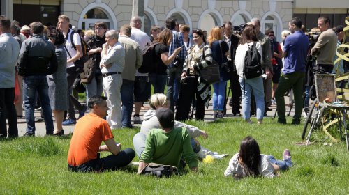 Митинг на Куликовом поле: листовки, георгиевские ленточки и черные шары (фоторепортаж)