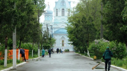 Одесские кладбища облагораживают к Проводам