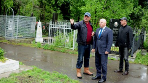Одесские кладбища облагораживают к Проводам