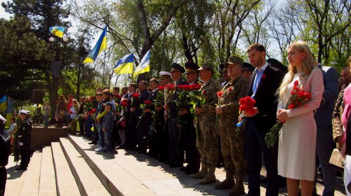 В День памяти и примирения в Одессе молились и возлагали цветы