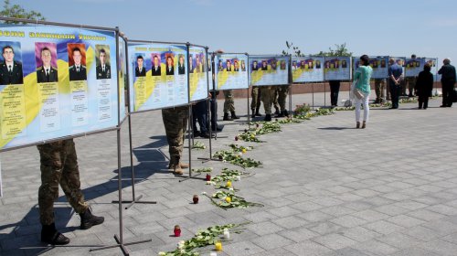 В День памяти и примирения в Одессе молились и возлагали цветы