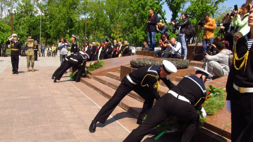 В День памяти и примирения в Одессе молились и возлагали цветы