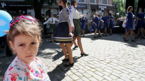 В преддверии Дня Победы в центре Одессы звучат песни военных лет