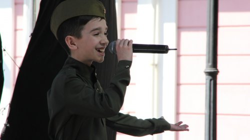 В преддверии Дня Победы в центре Одессы звучат песни военных лет