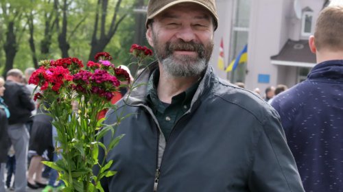 Одесситы торжественно возложили цветы к мемориалу на Аллее Славы