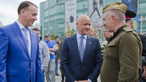 На площади 10 Апреля почтили память погибших в годы Второй Мировой войны
