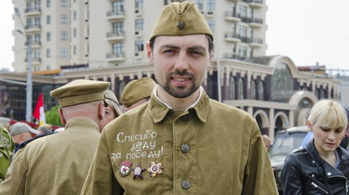 На площади 10 Апреля почтили память погибших в годы Второй Мировой войны