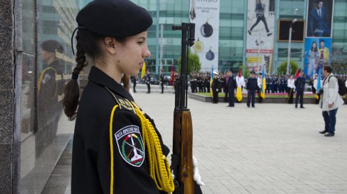 На площади 10 Апреля почтили память погибших в годы Второй Мировой войны