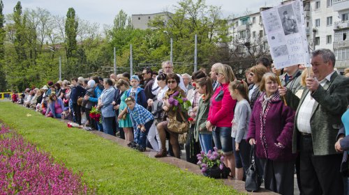 На площади 10 Апреля почтили память погибших в годы Второй Мировой войны