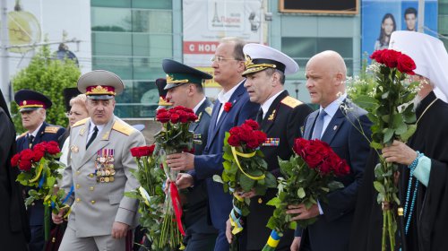 На площади 10 Апреля почтили память погибших в годы Второй Мировой войны