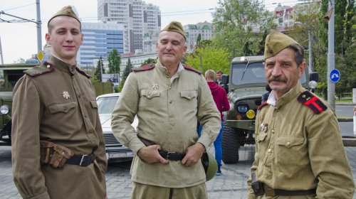 На площади 10 Апреля почтили память погибших в годы Второй Мировой войны