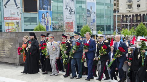 На площади 10 Апреля почтили память погибших в годы Второй Мировой войны