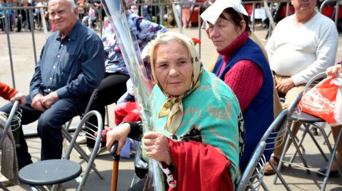 «Привал» для ветеранов в парке Горького: концерт, парад ретро-автомобилей, полевая кухня