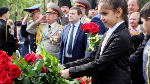 9 мая на Аллее Славы: как это было (фоторепортаж)