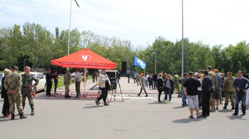 Протесты под ОГА: волонтер и замгубернатора сцепились