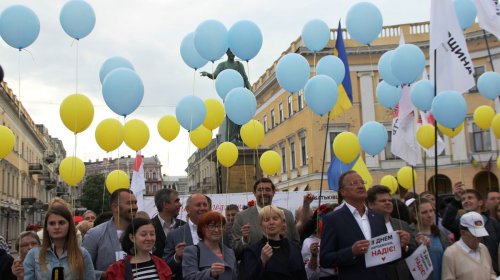 У Дюка отмечали день рождения Надежды Савченко