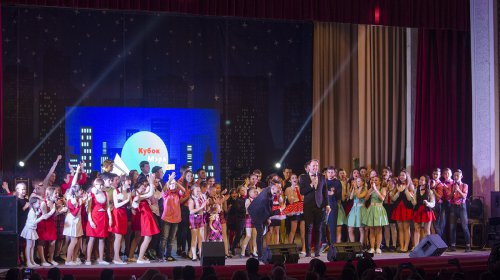 Веселые и находчивые школьники сражались за «Кубок мэра» (фоторепортаж)