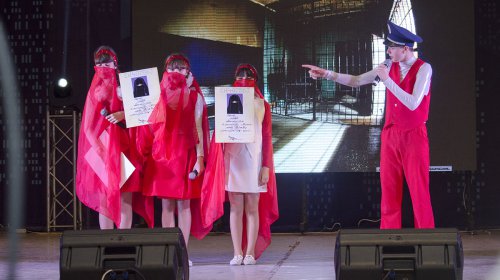 Веселые и находчивые школьники сражались за «Кубок мэра» (фоторепортаж)