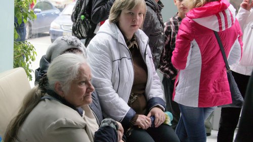 Переселенцы-инвалиды снова пришли просить о помощи в ОГА