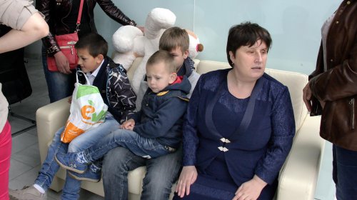 Переселенцы-инвалиды снова пришли просить о помощи в ОГА