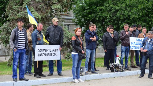 Измаильские рабочие попытались пообщаться с Гройсманом