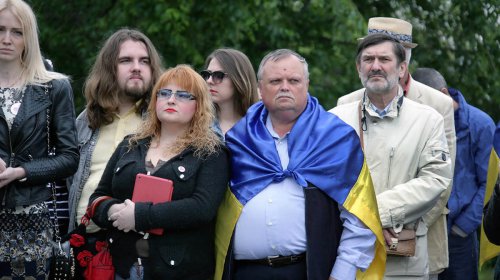 Акция памяти жертв депортации крымских татар (фоторепортаж)