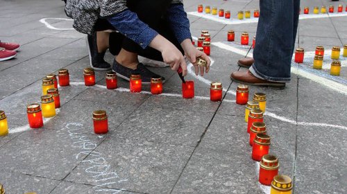 Акция памяти жертв депортации крымских татар (фоторепортаж)