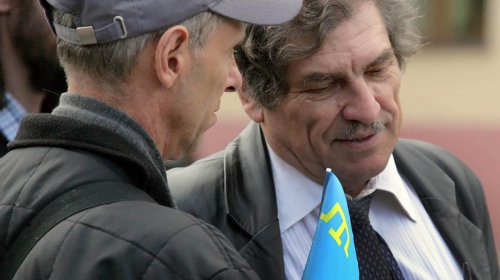 Акция памяти жертв депортации крымских татар (фоторепортаж)