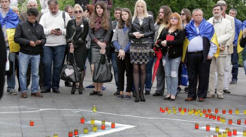 Акция памяти жертв депортации крымских татар (фоторепортаж)