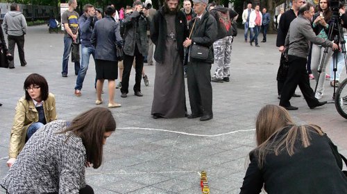 Акция памяти жертв депортации крымских татар (фоторепортаж)