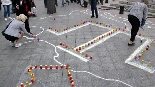 Акция памяти жертв депортации крымских татар (фоторепортаж)