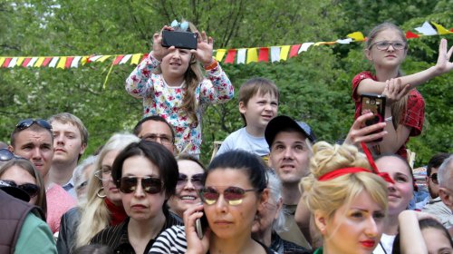 Фестиваль клубники в Одессе: фотозоны, мастер-классы и торт-рекордсмен (фоторепортаж)